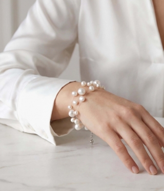 Pearls Cascade – Триредна гривна от перли